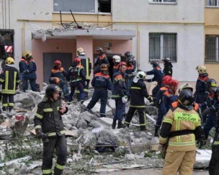 Трагедия в Саратове: Поиски пострадавших под завалами продолжаются