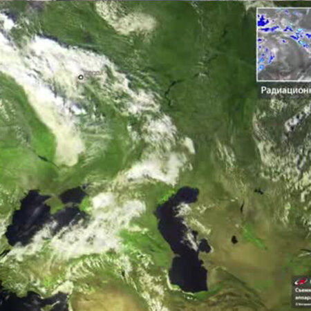Роскосмос опубликовал видео с циклоном, вызвавшим грозу в Москве