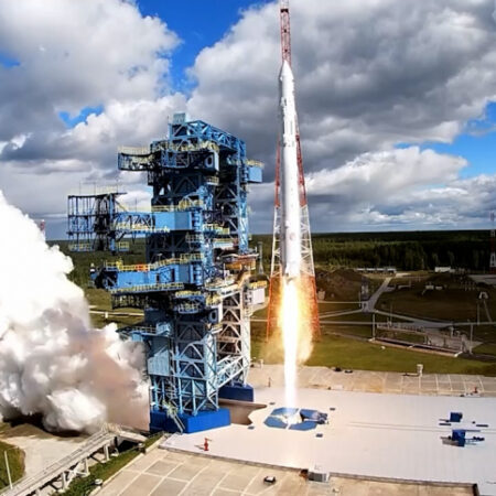 Ракета «Ангара-1.2» успешно стартовала с космодрома Плесецк с военными спутниками