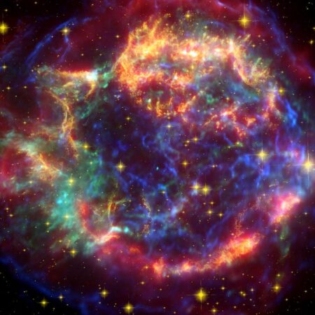 Как остывает самая молодая нейтронная звезда галактики: новая модель российских ученых