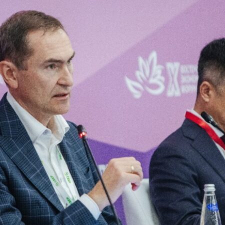 Российско-китайское партнерство в ИИ и цифровых технологиях на ВЭФ-2025