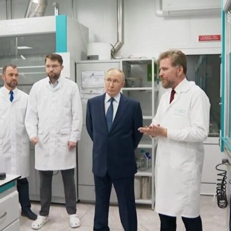 Путин оценил достижения научно-технологического университета «Сириус»