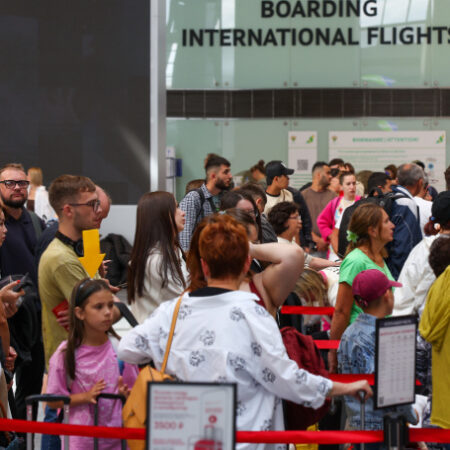 В петербургском Пулково из-за ограничений отменены и задержаны более 80 рейсов