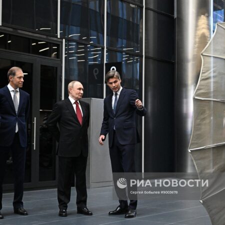 Масштабное Преобразование Промзоны у Национального Космического Центра в Москве