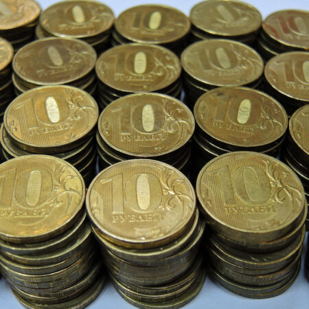 Прогноз по рублю на октябрь: ожидать ли умеренного ослабления?