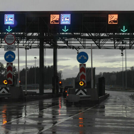 Минтранс: платный проезд по всем дорогам РФ не планируется