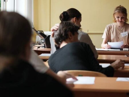 Минобрнауки разрешит школьникам-иностранцам пересдавать тест по русскому языку