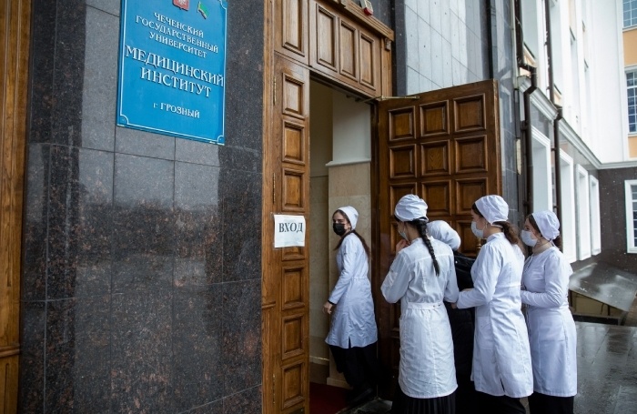 Preview Госдума поддержала обязательную отработку для выпускников-медиков