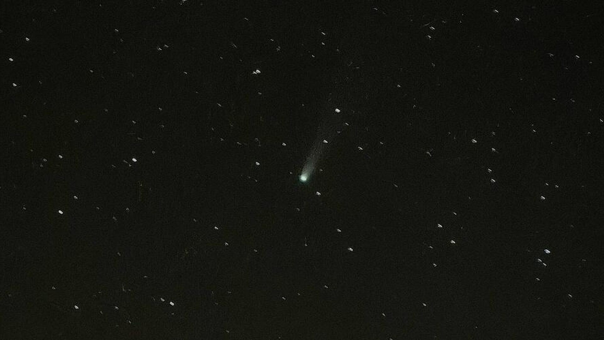 Preview Житель Свердловской области сфотографировал редкую комету C/2025 A6