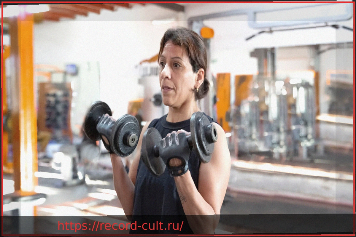 Preview Почему женщинам следует заниматься силовыми тренировками после менопаузы?