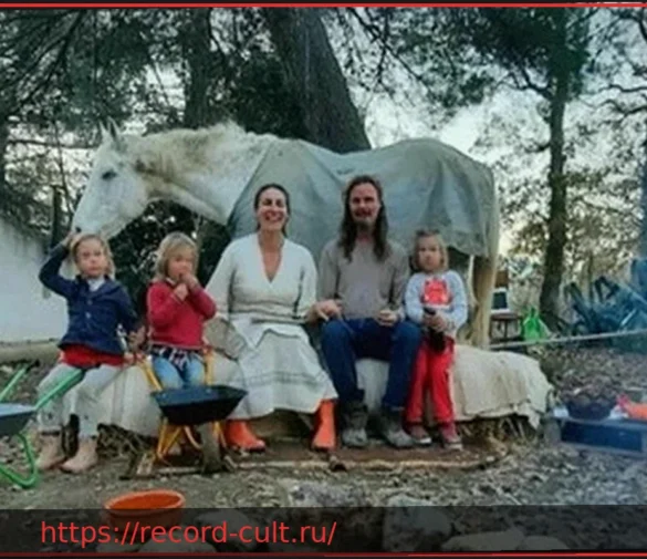 Семья из леса: Мучительный видеозвонок с плачущими детьми и их слова