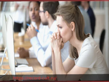 Почему люди чувствуют себя одинокими на работе