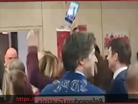 Скандальный праздник в судебной среде: Магистраты Неаполя освистали коллегу после референдума