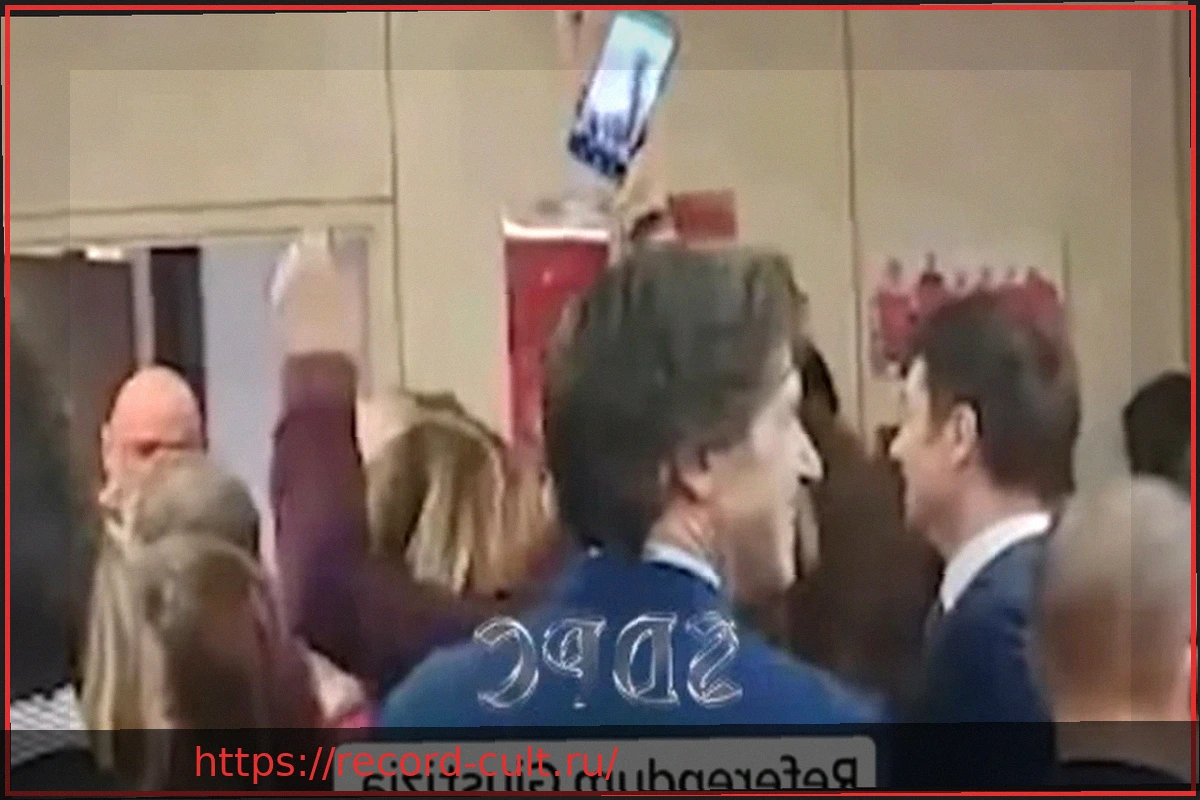 Preview Скандальный праздник в судебной среде: Магистраты Неаполя освистали коллегу после референдума