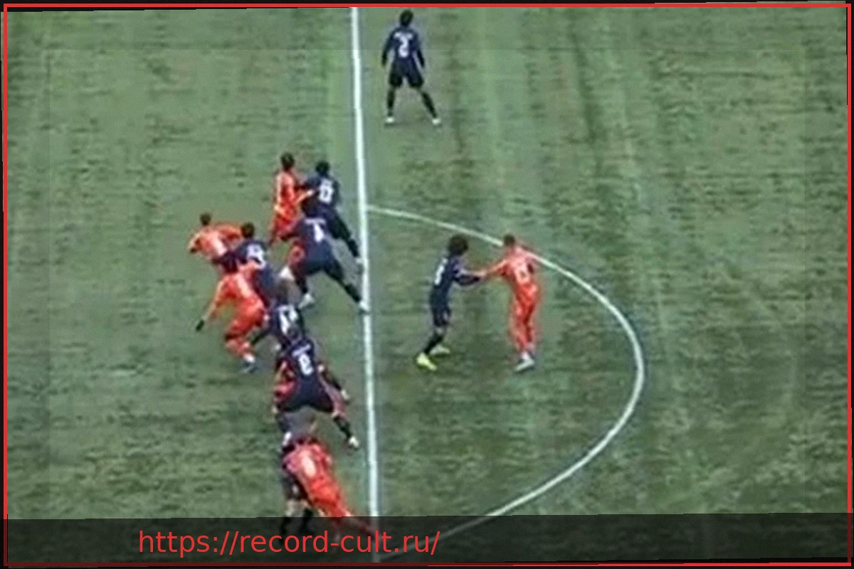 Preview Офсайд: правило Венгера впервые применено – обратите внимание на это фото