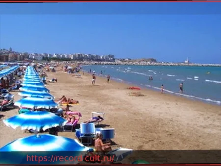 Римини: Секс на пляже средь бела дня вызвал шок у туристов