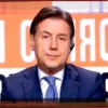 Джузеппе Конте вне себя от критики: От встречи с Дзамполли до коллапса правительства Мелони