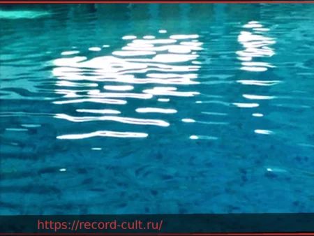 Римини: 12-летний мальчик оказался затянут в слив бассейна