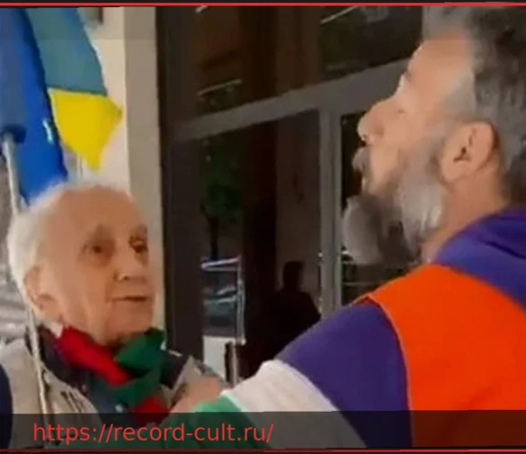 80-летний активист с украинским флагом удален с шествия 25 апреля в Болонье: вызван гнев