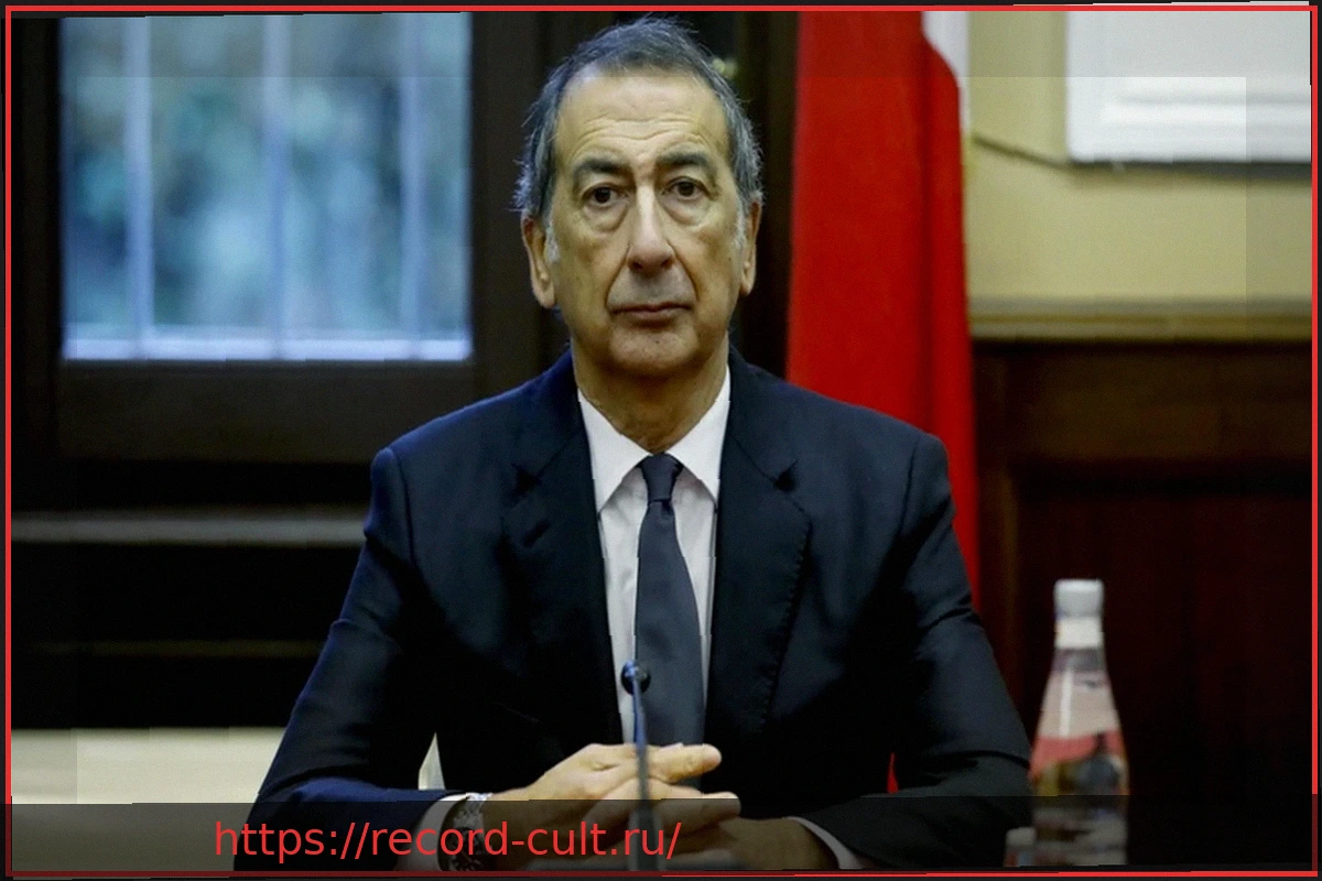 Preview Глава аппарата мэра Милана, Филиппо Барберис, проехал на красный свет: рецидив, крупный штраф и лишение прав