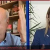 Лаура Раветто и Алан Фридман: жаркий спор в студии «L’Aria Che Tira»