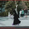 Инцидент в Ливорно: 12-летнюю девочку запугивали и угрожали из-за одежды